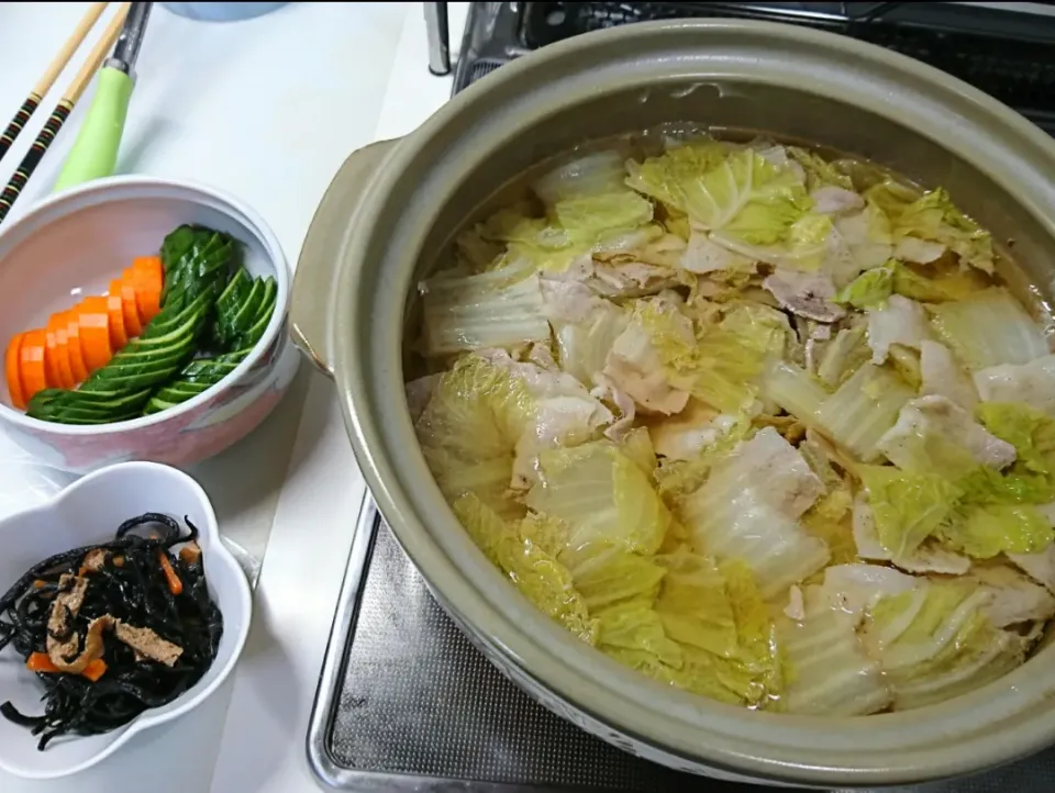 晩ごはん🌃鍋の季節だ🍲|しまだ ちえこさん