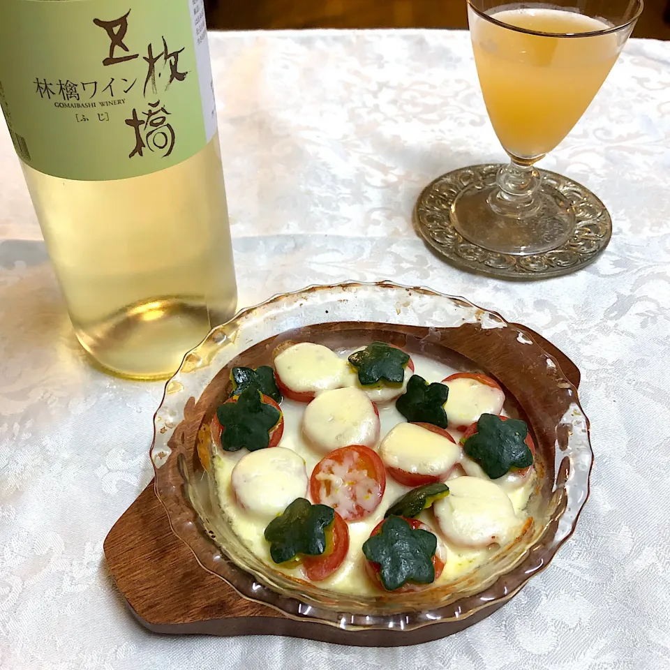 トマト🍅モッツァレラ🧀林檎ワイン🍷|henryさん