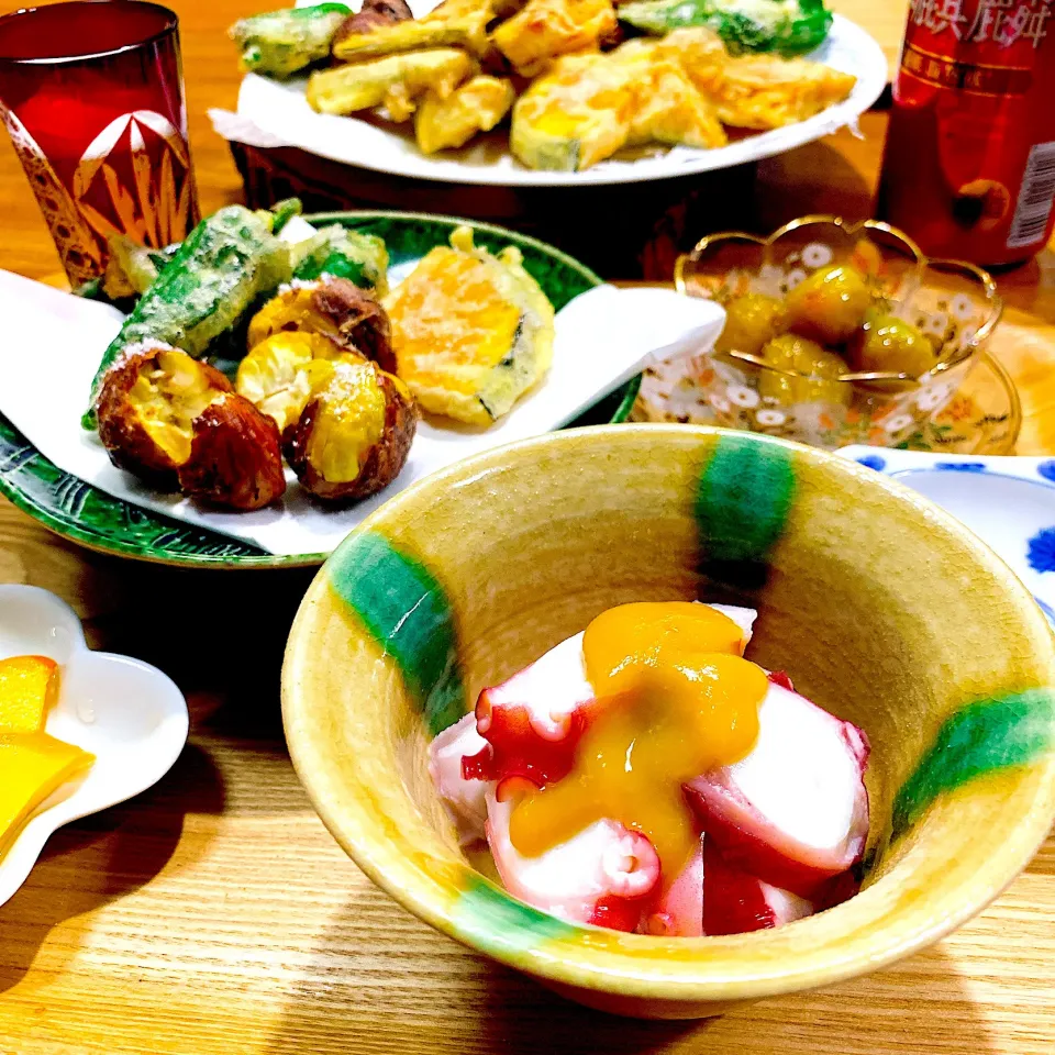 Snapdishの料理写真:#栗　#素揚げ　#栗で晩酌　#家の栗　#庭で採れたシリーズ|Blueberry🫐さん