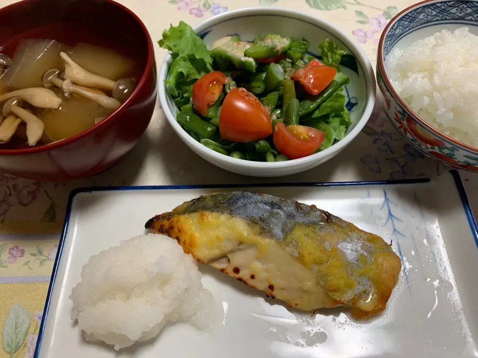 朝ごはん、サワラ西京焼き、野菜サラダ、冬瓜吸い物|Isimura Hidekiさん