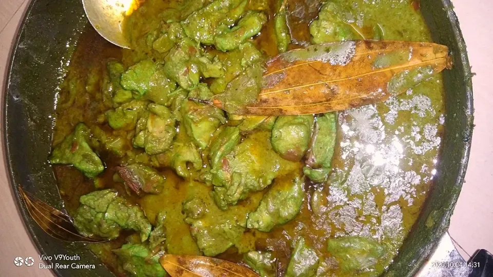 Snapdishの料理写真:GREEN CHICKEN MASALA DRY|Gayatri Kadamさん