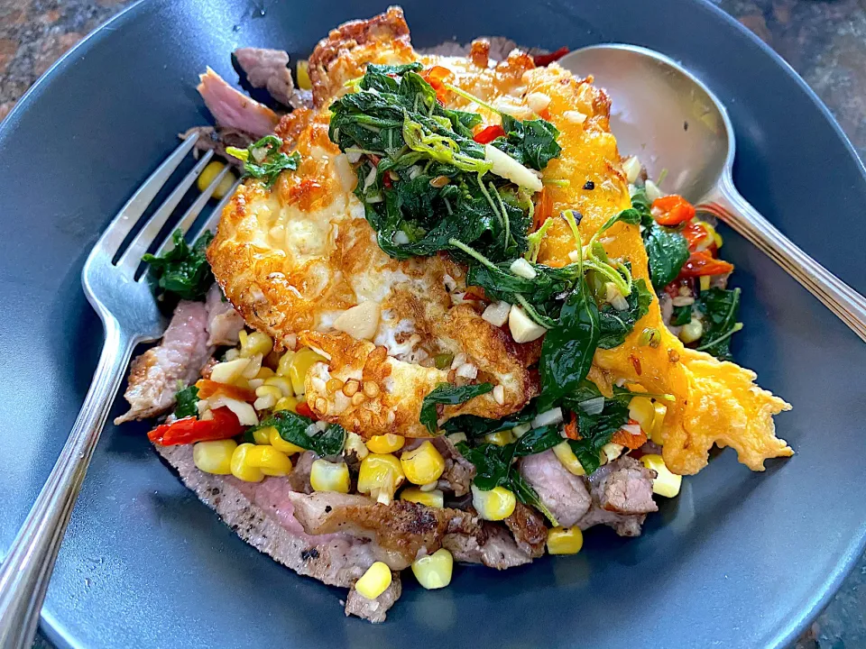 Grilled beef kra-pow with fried egg|Little_Sさん