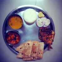 Snapdishの料理写真:fish Thali|kashishさん