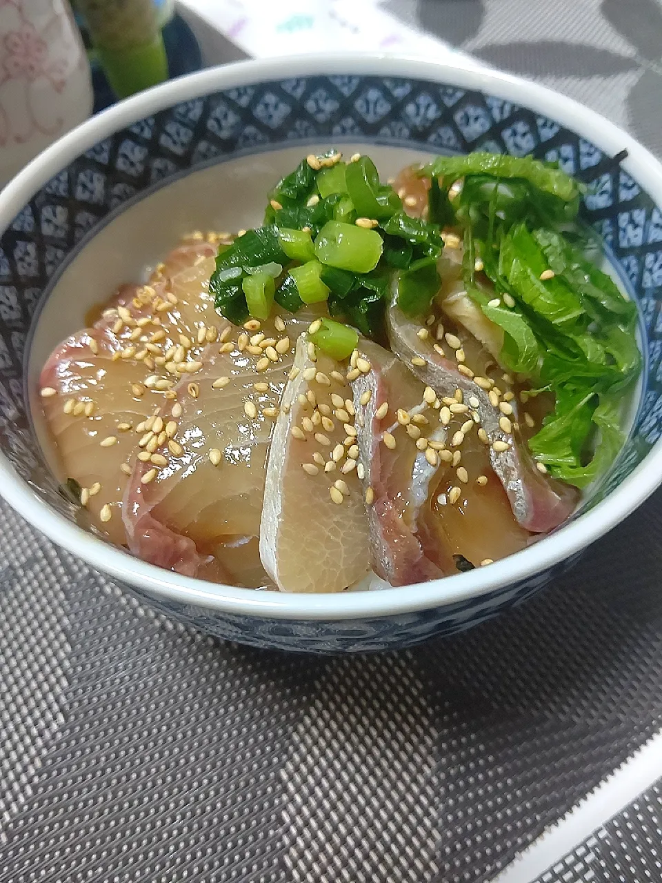 Snapdishの料理写真:カンパチの漬け丼|rieuさん