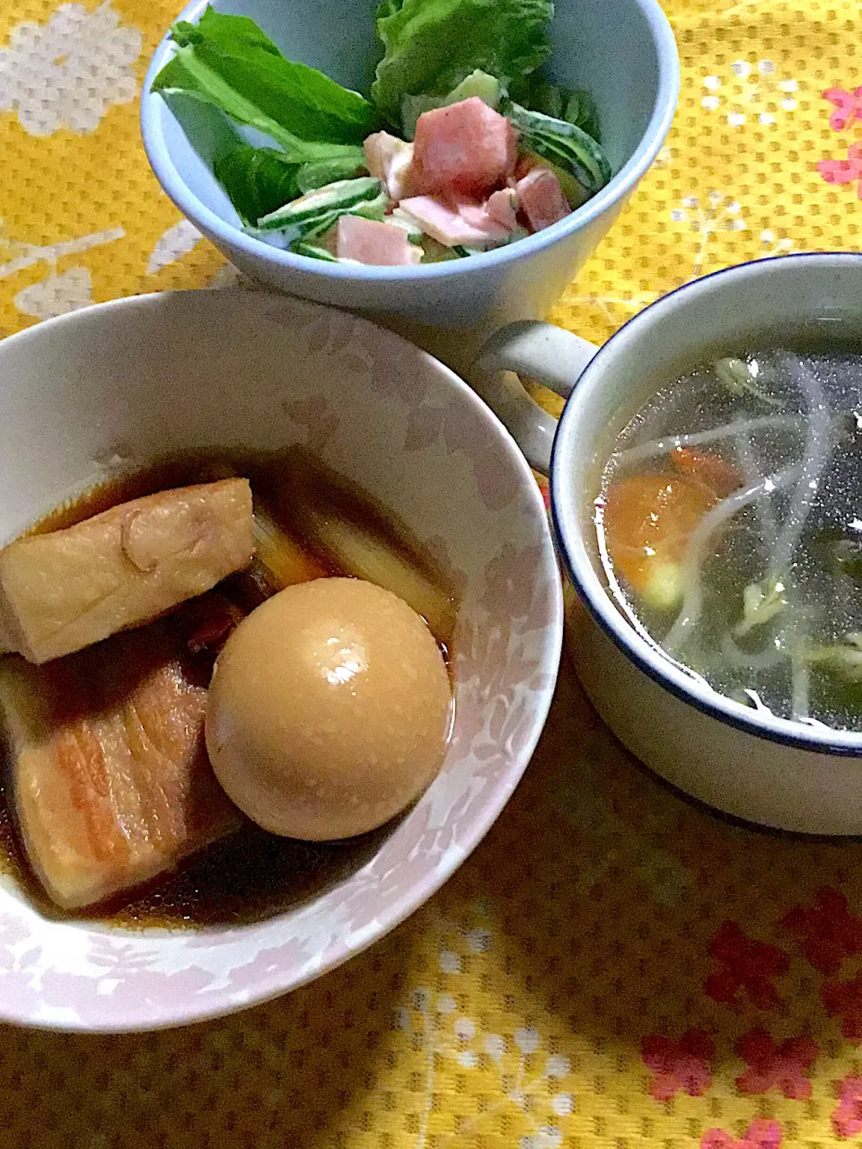 豚バラ肉の八角煮　トマト🍅とモヤシのスープ　サラダ|掛谷節子さん