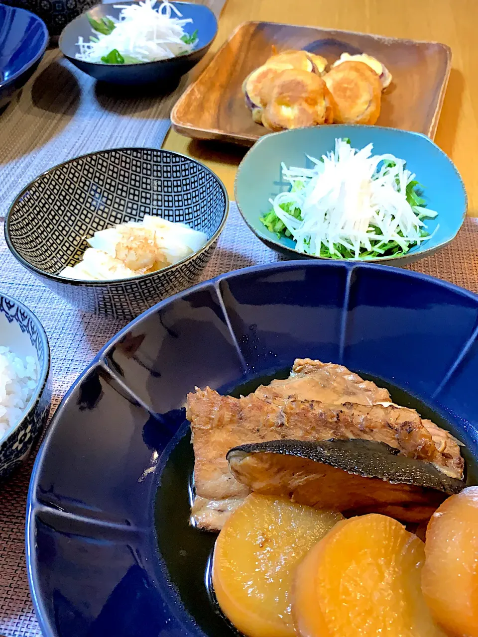 Snapdishの料理写真:ぶり大根で晩御飯|Mikaさん