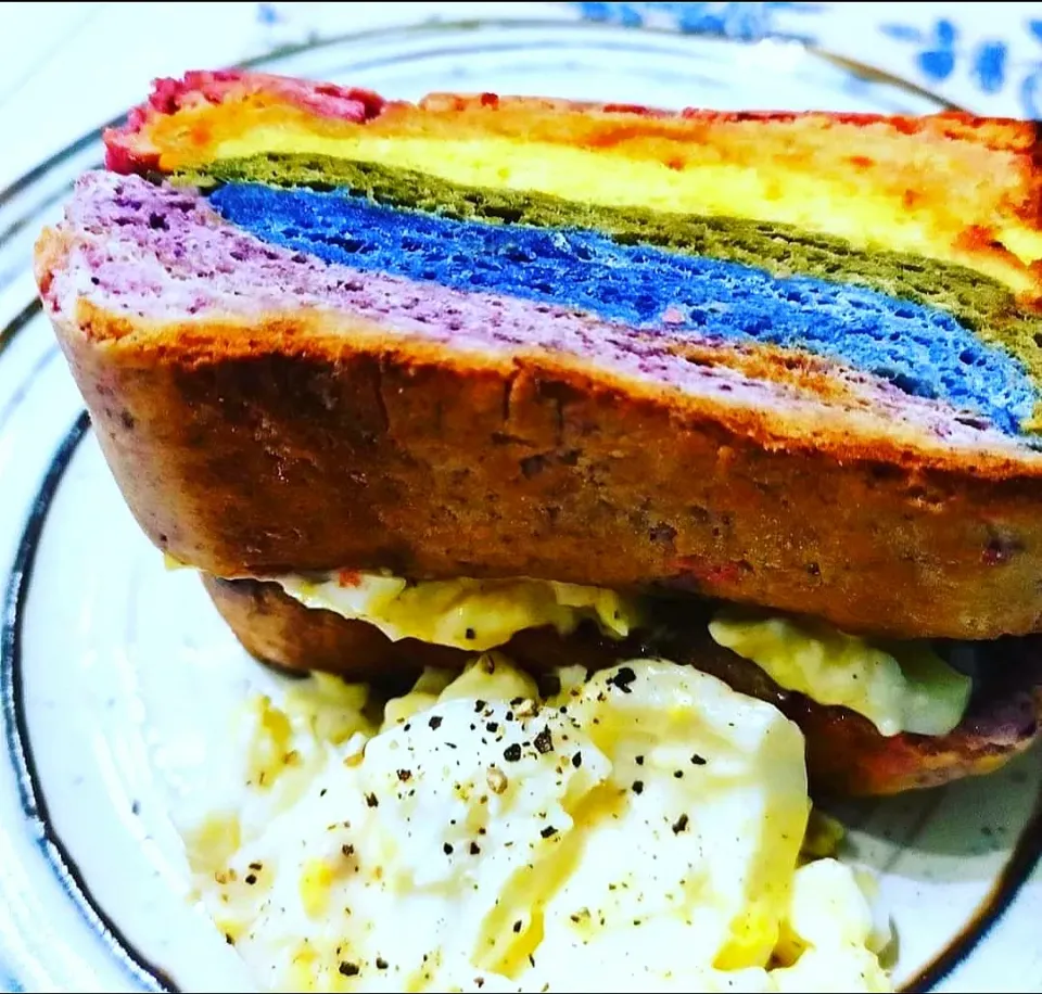 Rainbow 🌈 Egg Mayo Sandwich 🥪using natural food powders|Fatmamaさん