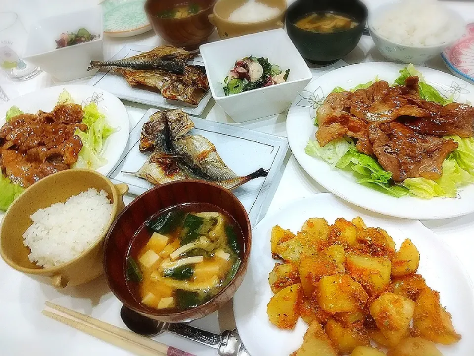 夕食(*^^*)
豚肉の生姜焼き&サラダ
焼き魚(アジ)
じゃがいものたらこバター焼き
タコときゅうりとワカメのマヨポン酢あえ
お味噌汁(ほうれん草、豆腐、油揚げ)|プリン☆さん