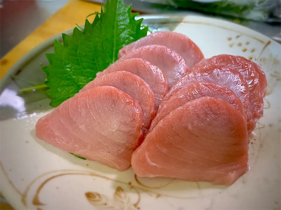 目鉢鮪ハチの身(頭身)刺身|やまひろさん