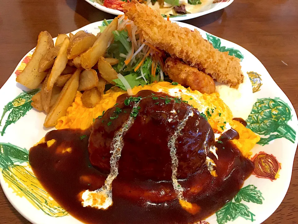 気分は大食い選手権👑！大人様ランチ！|にゃふてんさん