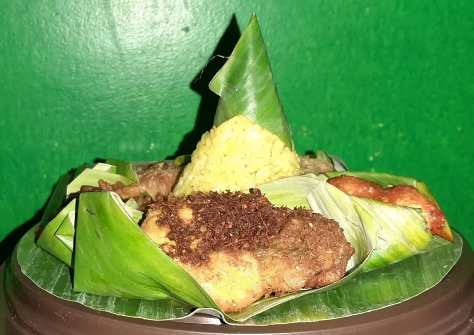 Tumpeng Mini|nasi kuning betawiさん