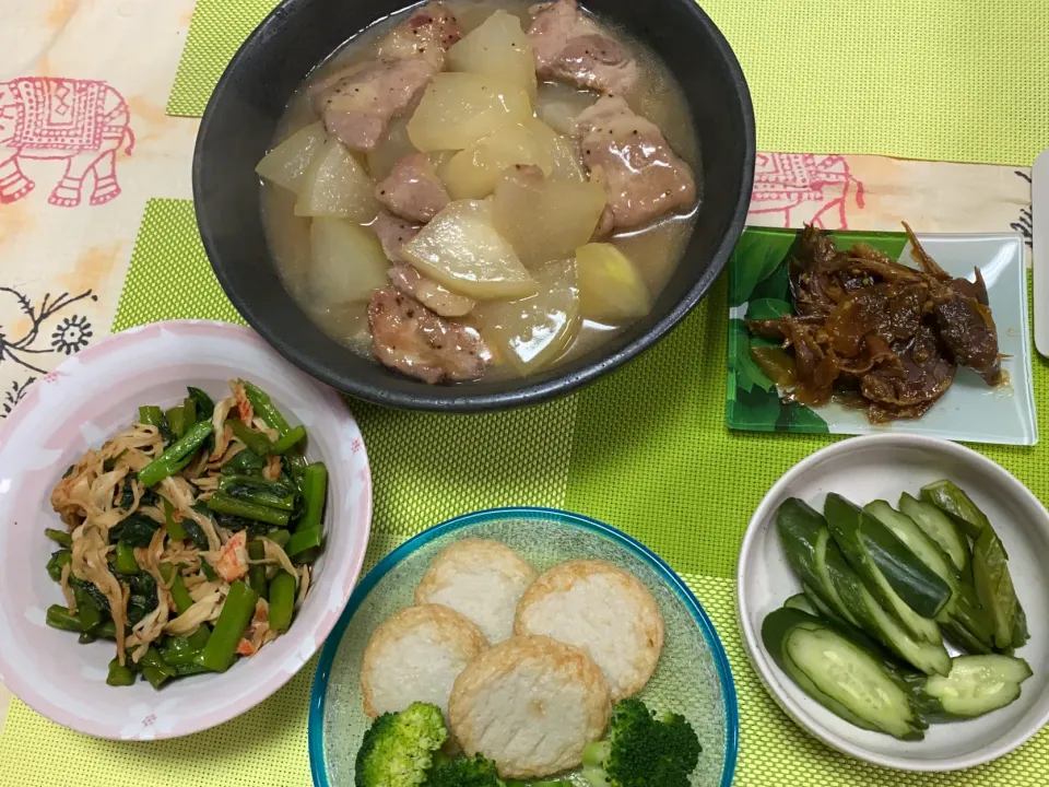 冬瓜と豚肉のとろとろ煮、つるむらさきとカニカマごま油炒め、ブロッコリー、さつま揚げ、みょうが味噌、きゅうりぬか漬け|peanutsさん