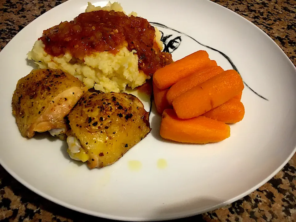 Roasted Chicken, Mash&Gravy and Baby Carrots|QueenMbeeさん