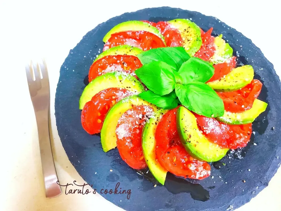 アボカドとトマトのカプレーゼ風🥑🍅|taruto⭐️さん