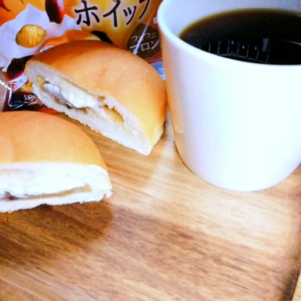 マロンパンとモカコーヒー☕👍|ペンギンさん