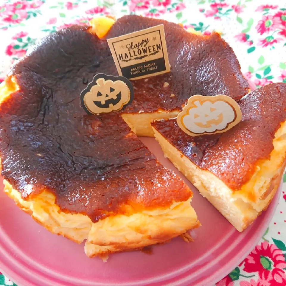 Snapdishの料理写真:バスクチーズケーキ✨ハロウィン仕様|cocco+さん