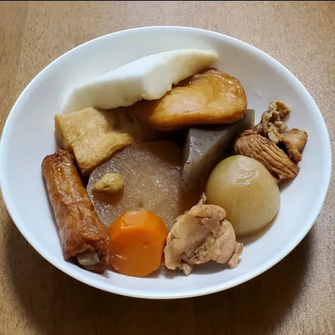 「ふんわりはんぺん」を使ってみたSnapdishの料理・レシピ写真:小玉ねぎ入りおでん