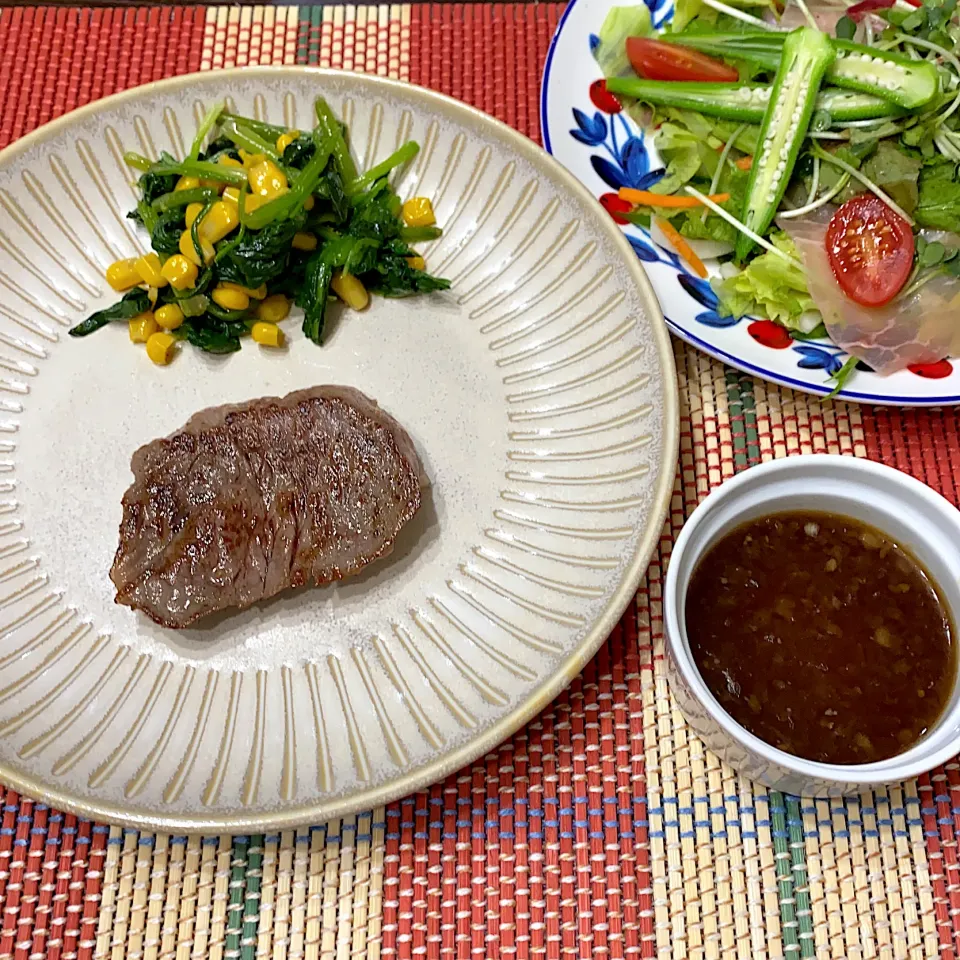 焼いただけのヒレステーキ🥩|minaさん