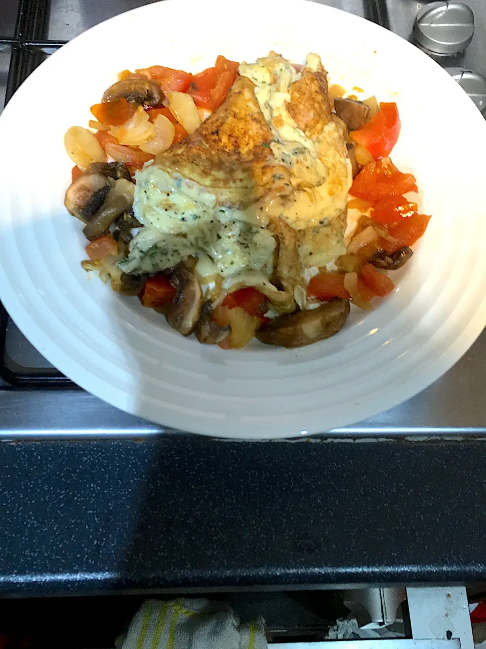 Pan fried eggs with mushrooms and onions breakfast/Lunch|Leona A Williamsさん