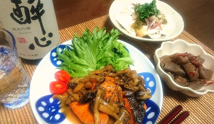 鮭としめじ バター醤油🐟🍄
 こんにゃく甘辛煮
 長芋 めかぶ🌱|びせんさん