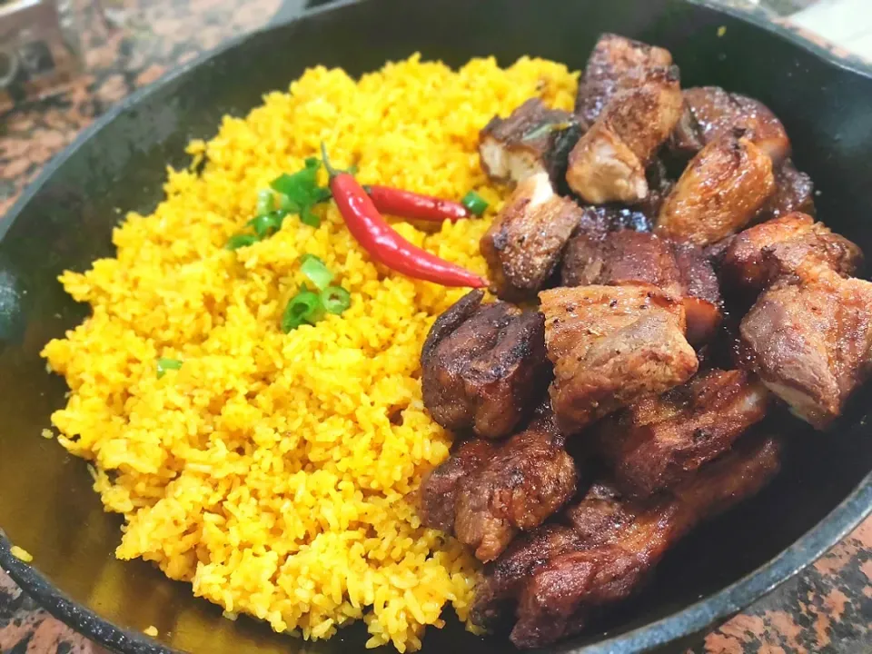 Java Rice and Grilled Liempo..
delicious meal to share with family..|Adestee Virayさん