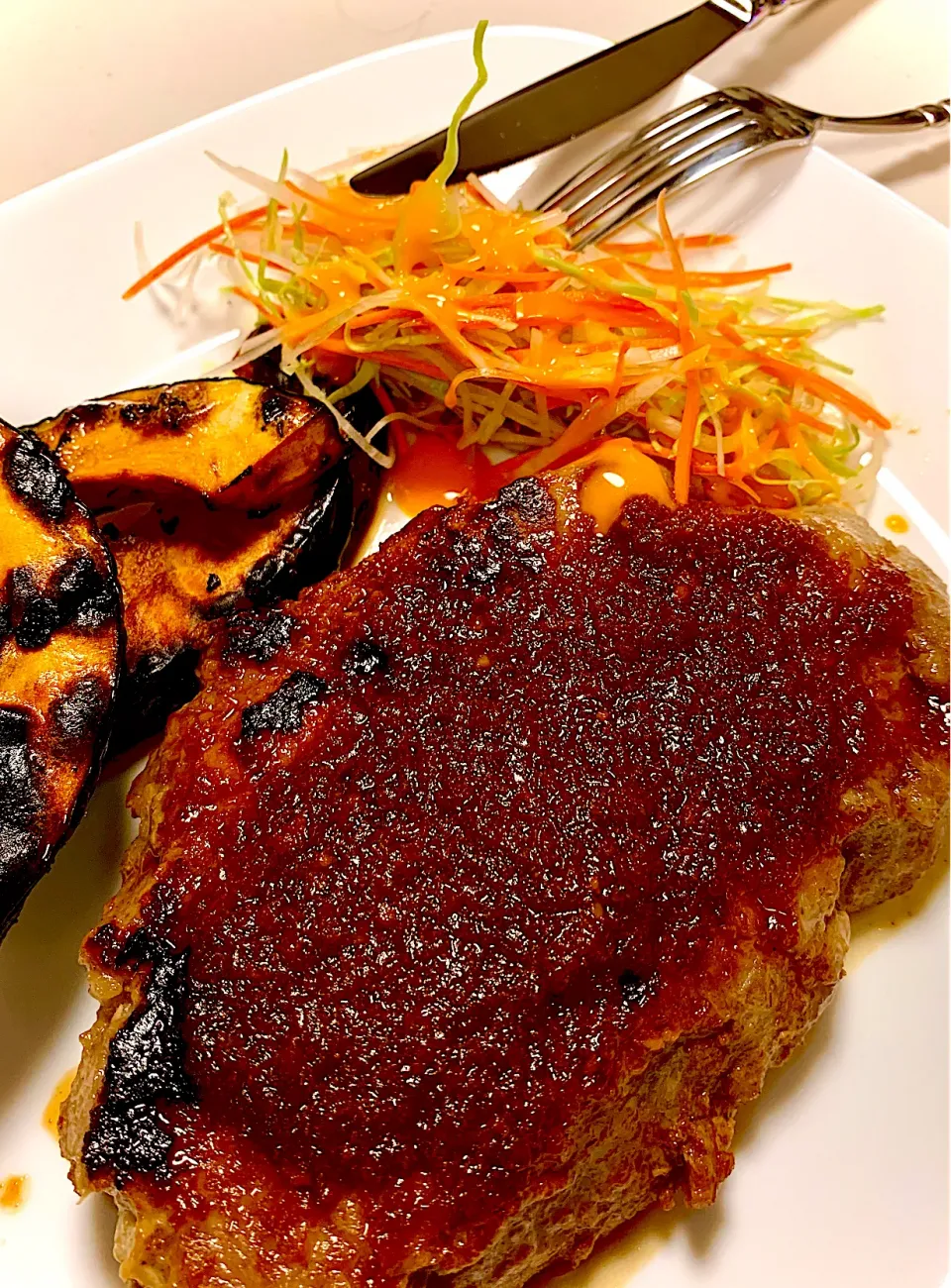 Boneless Pork Chop with Honey Vinegar Shallot Sauce|gonbenさん