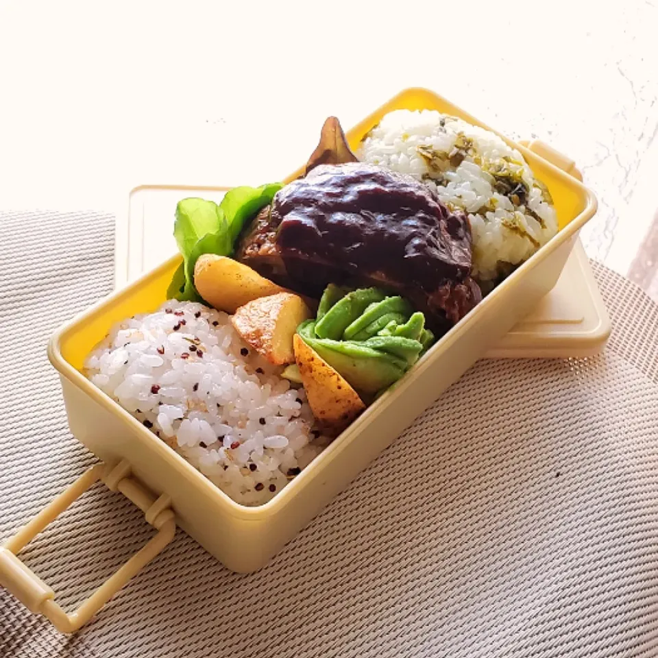 Snapdishの料理写真:ハンバーグおにぎり弁当|mi_neneco♪さん