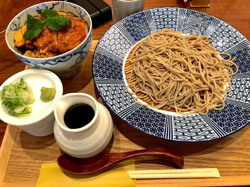 ざるそば、蕎麦屋の餡かけカツ丼|T. Wonderさん