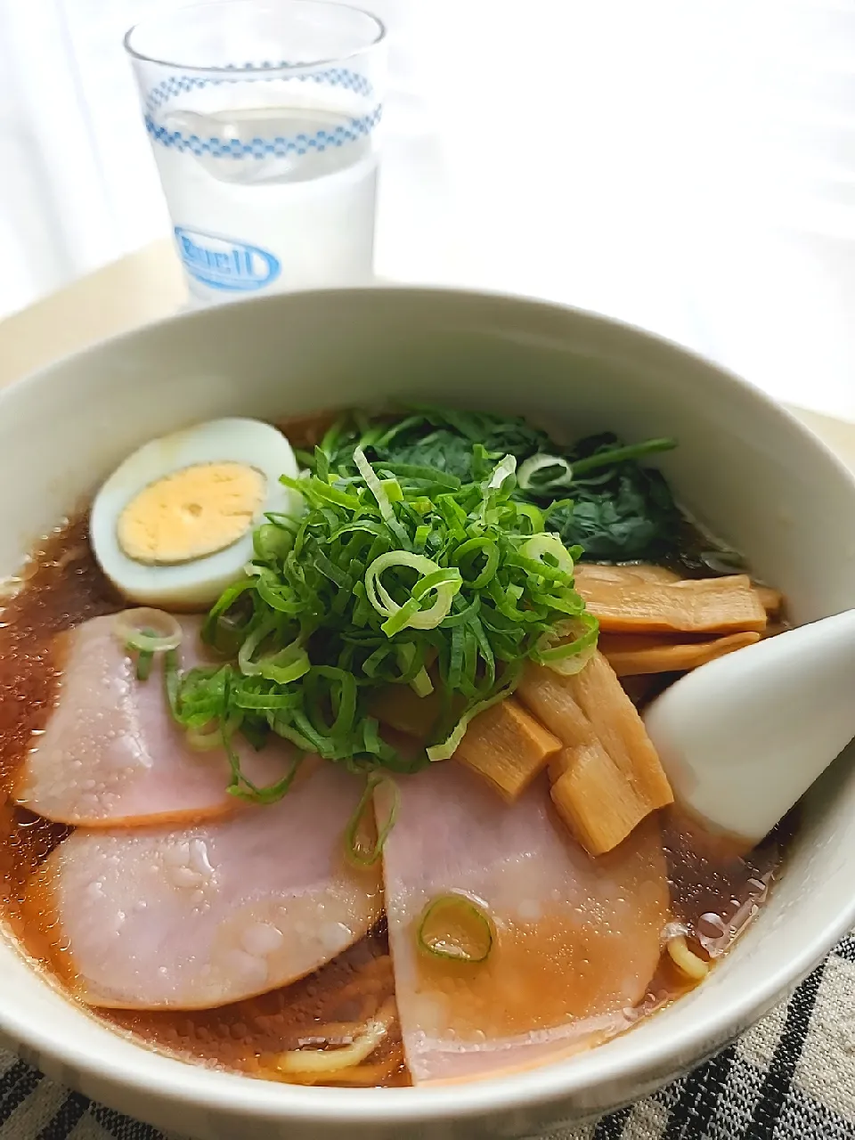 オカンの家ラーメン　

しーちゃんが子供の頃 
土曜日の昼に 
オカンが作ってくれた家ラーメン

#サバンナ高橋 #オカンのラーメン|みるくここあさん