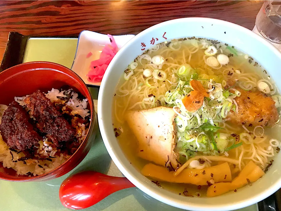 Snapdishの料理写真:今日のお昼は孤独のグルメの井之頭五郎さんが食した『サバだしラーメンと半ソースカツ丼』|ジョニーさん