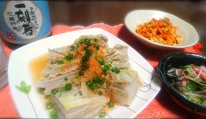 白菜と豚バラ重ね蒸し🐽
 人参🥕しりしり
 きゅうり🥒とカニかま🦀酢の物|びせんさん