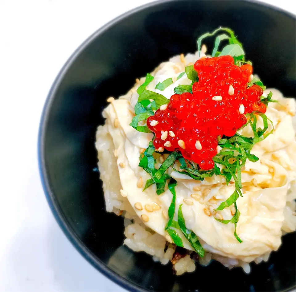 生湯葉とすじこご飯🍚|ひろりんさん