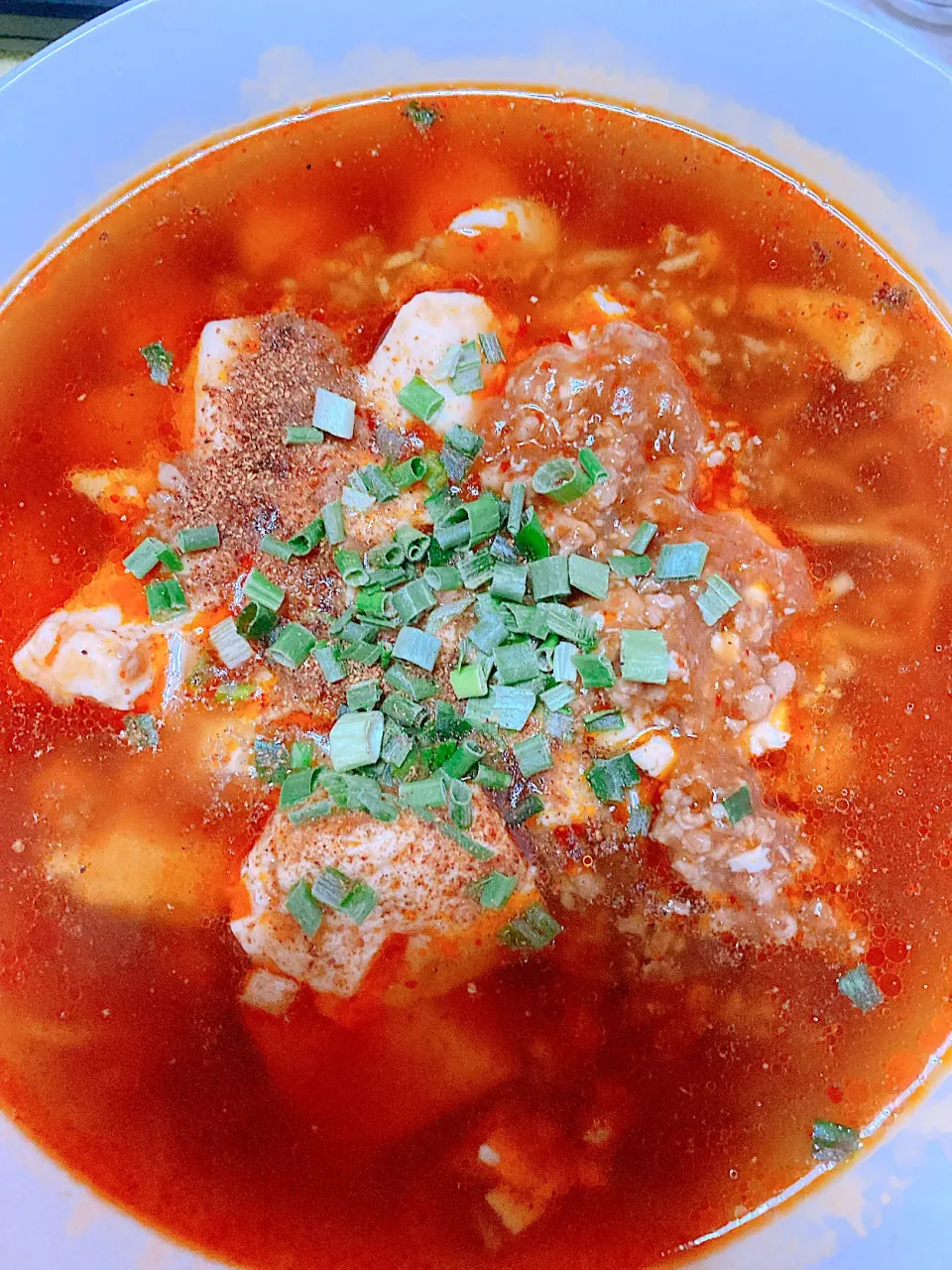 マルちゃん正麺正油味でマーボー麺🔥|しろこ🐾໊さん