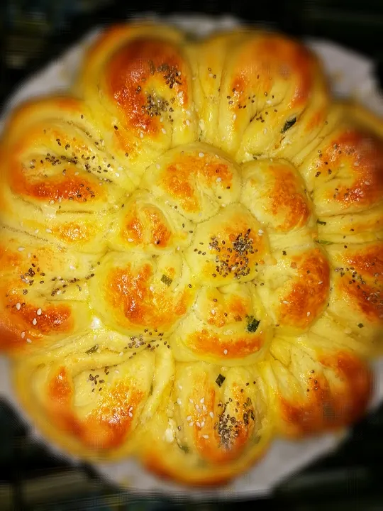 Flower Garlic Bread|Grazellaさん