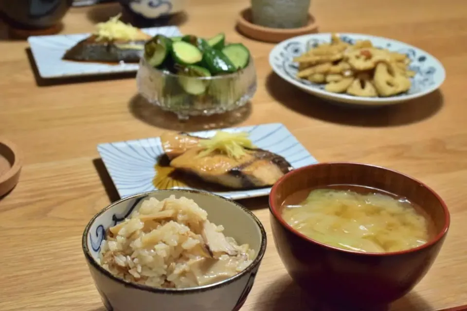 きのことホタテの炊き込みご飯&ブリ照り&きんぴら|うにんぱすさん