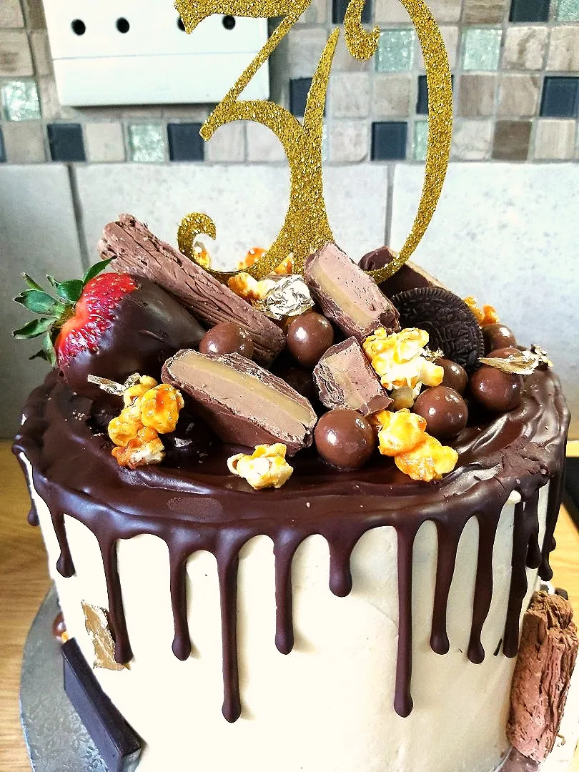 chocolate drip cake|Shanaさん