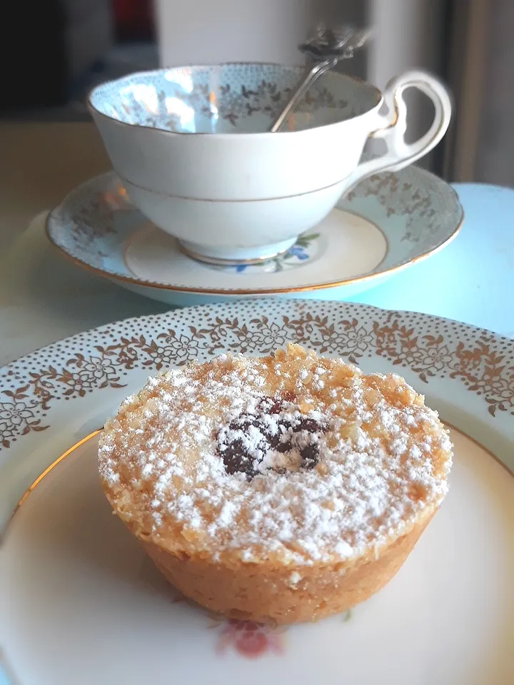 Snapdishの料理写真:Raspberry shortcake tarts|K8TCRE8TZさん