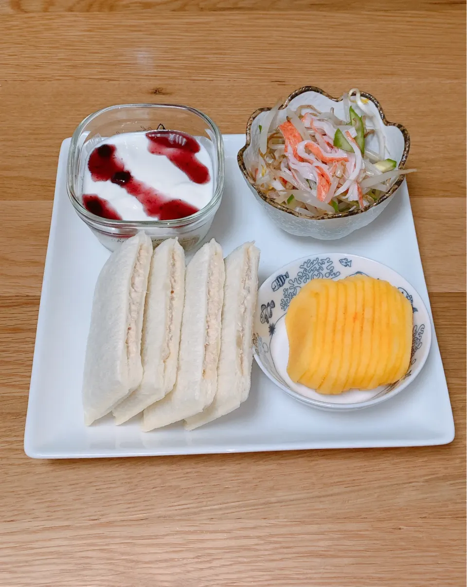 Snapdishの料理写真:朝ごはんワンプレート^ ^|ヤマネコさん