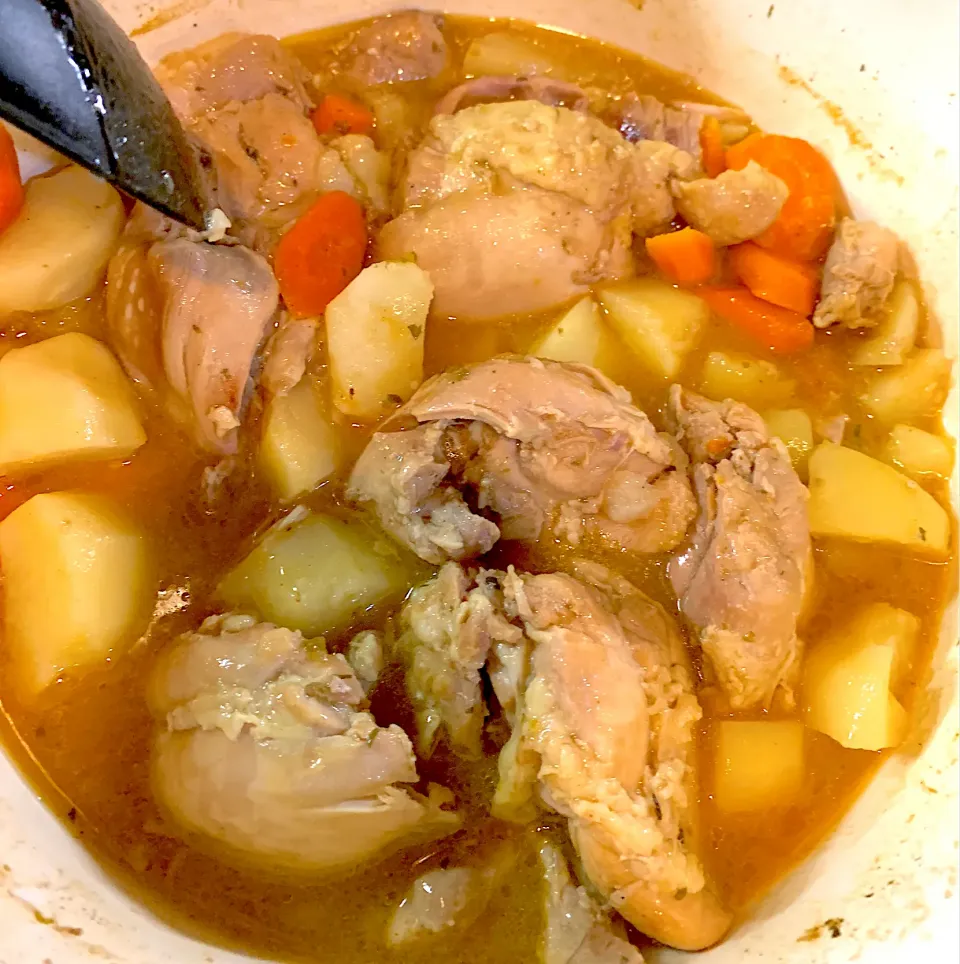 Lemon Chicken Thighs Cooked in Dutch Oven|Alma's Home Kitchenさん