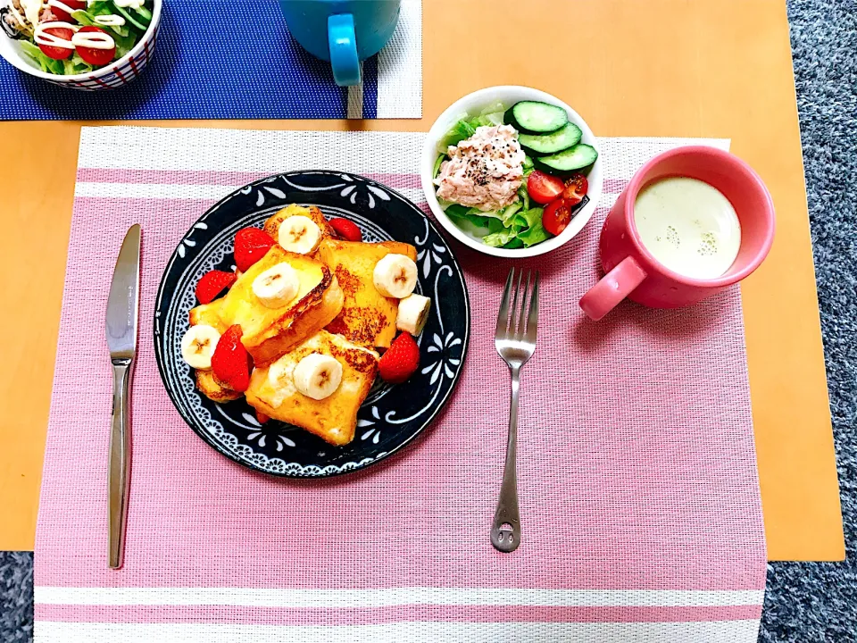 いちごとバナナのフレンチトースト🍓🍌|まゆさん