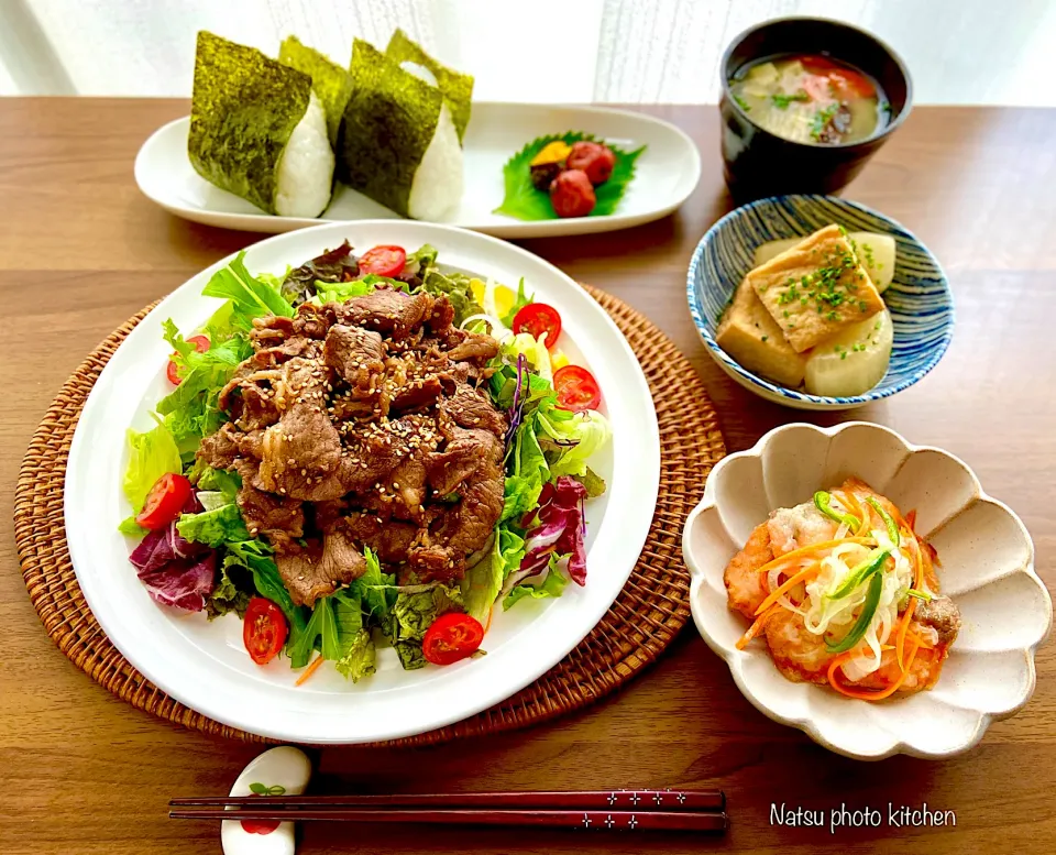 焼肉サラダ🥗新米おむすび🍙|ナツ1224さん