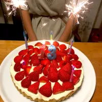 Snapdishの料理写真:長女のバースデーケーキ。いちごタルト|mmmd_lさん