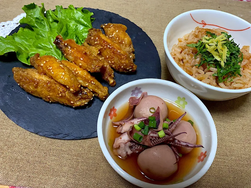 里芋とイカゲソ🦑煮物
煮物残り汁で生姜炊き込み🍚
手羽先唐揚げ|eiyadeさん