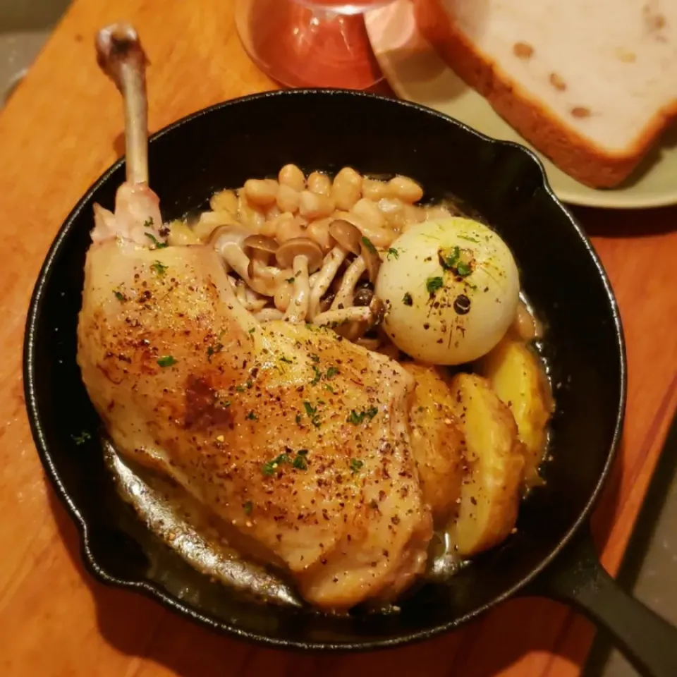 チキンレッグと丸ごと玉葱のオーブン焼き|mi_neneco♪さん