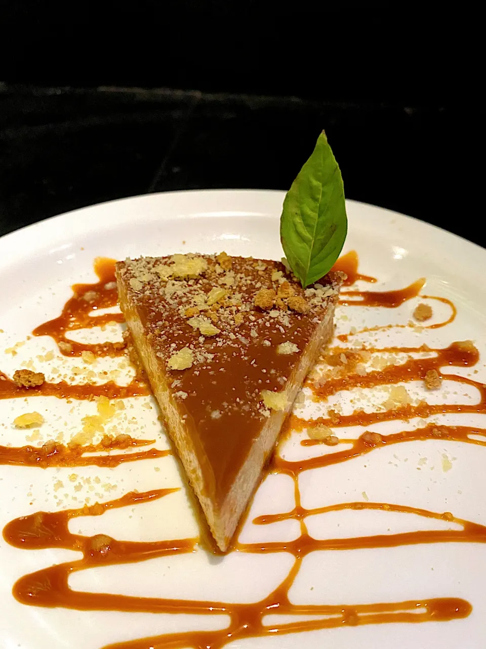 Snapdishの料理写真:Flan de queso de bola|daniela larbanoisさん