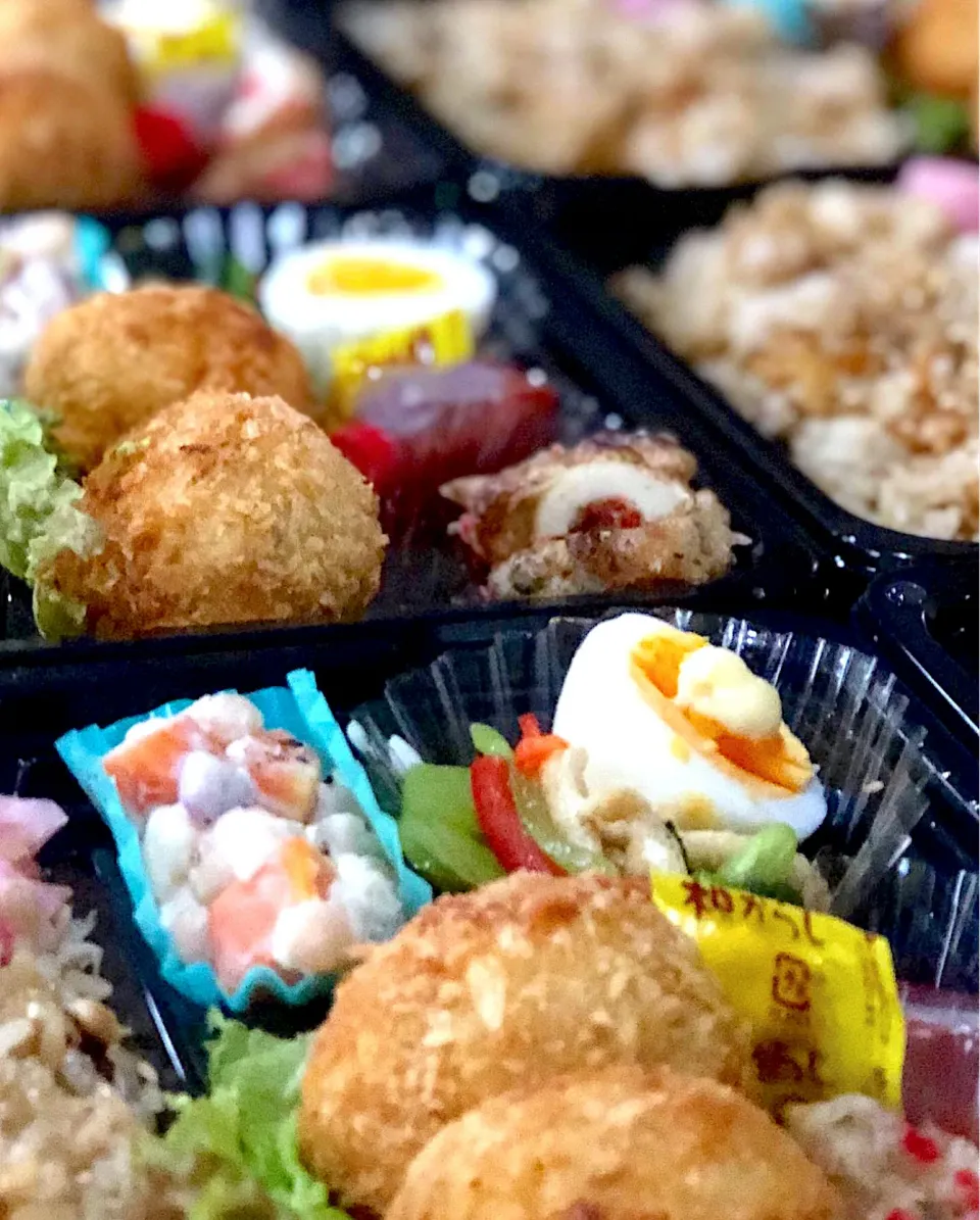 里芋チーズコロッケときのこごはん弁当♪|ちーちさん