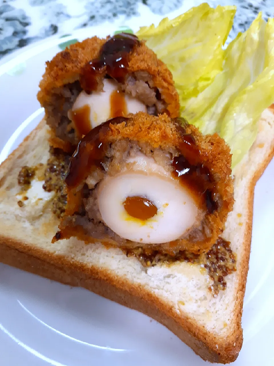 🔷土曜日の朝ごパン🍞厚切りトーストに腰塚さんのメンチ🔷焼いただけ|@きなこさん