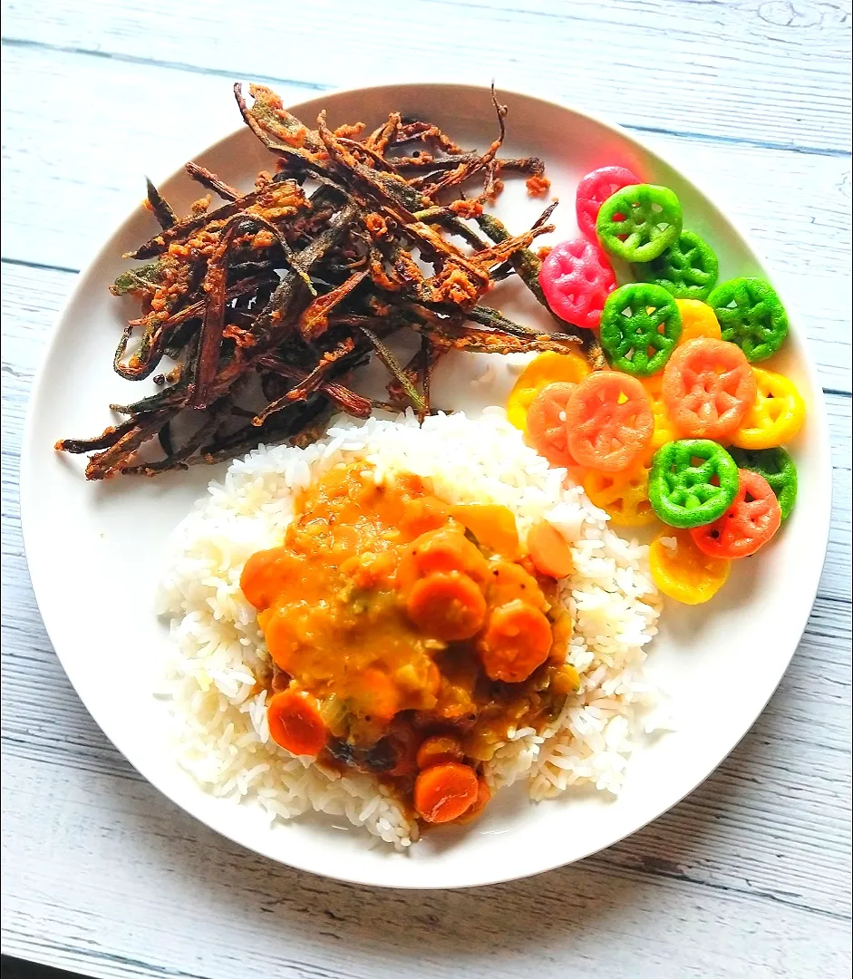 # Meals 
# White rice , Carrot sambar , Okra fry, Color fryums.|nivedhasankar64@gmail.comさん