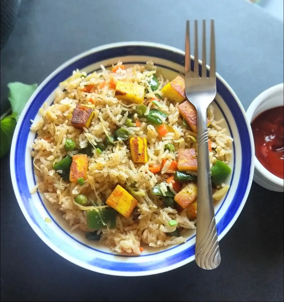 # Lunch 
# Paneer fried rice|nivedhasankar64@gmail.comさん