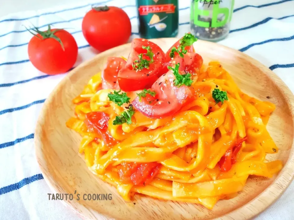 トマトいっぱいシンプルパスタ😋🍅🍝|taruto⭐️さん